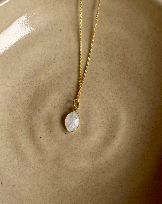 Deep Connection - Deine Mondstein Kette